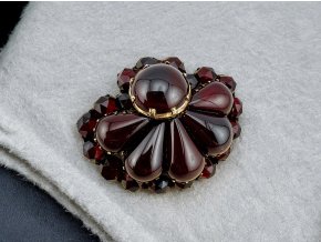 Biedermeier Přívěsek s Rakouskými a Českými Granáty