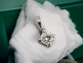 Zlatý Přívěsek s Diamantem