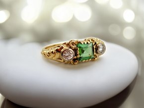 Starožitný Zlatý Prsten s Turmalínem a Diamanty