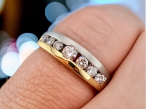 Zlatý Dvoubarebný Prsten s Brilianty