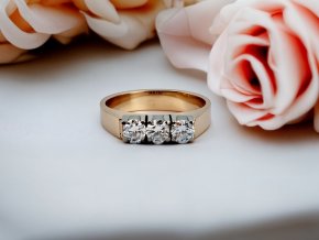 Starožitný Sovětský Zlatý Prsten s Diamanty