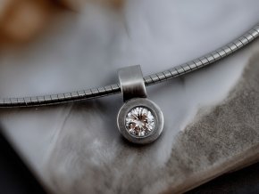 Zlatý Náhrdelník s Diamantem