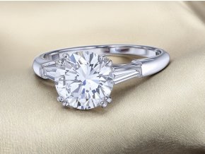Platinový Zásnubní Prsten s Investičním Diamantem