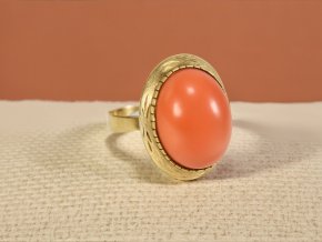 Starožitný Zlatý Prsten s Kvalitním Korálem