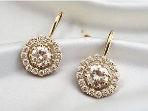 Zlaté Náušnice s Vynikajícími Diamanty