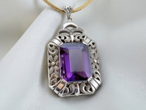 Starožitný Stříbrný Přívěs s Velkým Ametystem