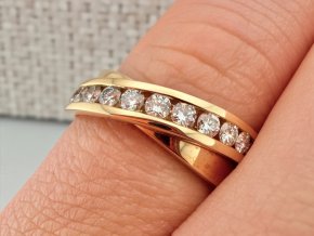 Zlatý Překřížený Prsten s Diamanty