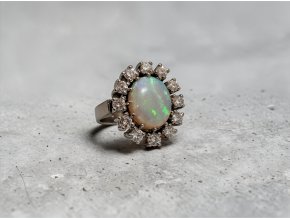 Zlatý Prsten s Diamanty a Opálem