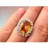 Zlatý Prsten s Velkým Imperial Topazem a Diamanty