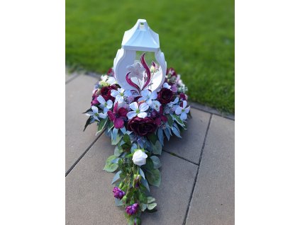 Kvetinový aranžmán vo fialovej s  LED kahancom