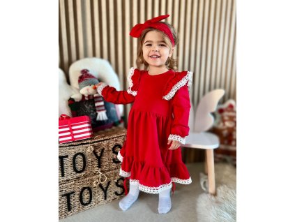 Červené šaty s čipkou