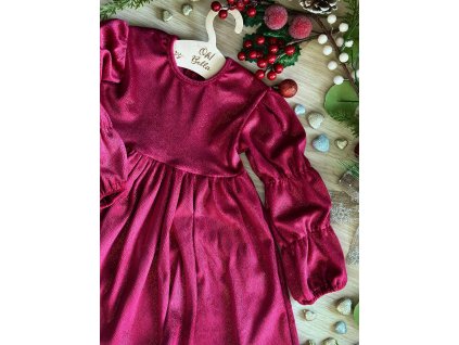 Zamatové luxusné šaty