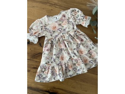 Luxusné šaty s čipkou