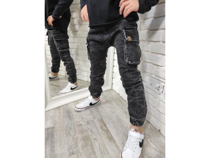 Pohodlné čierne rifle MIMI kapsačové