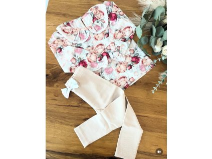 Kvetované tričko a legíny