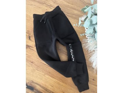 ❄️Zateplené tepláky čierne