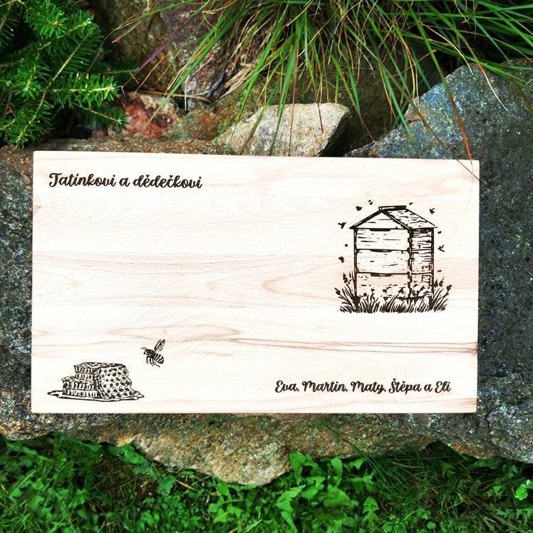 Dřevěné prkénko s gravírováním LovelyWood