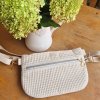 Dámská designová taška crossbody vafle Smetanová 1