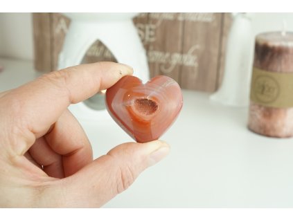 Karneol - srdce s krystalky