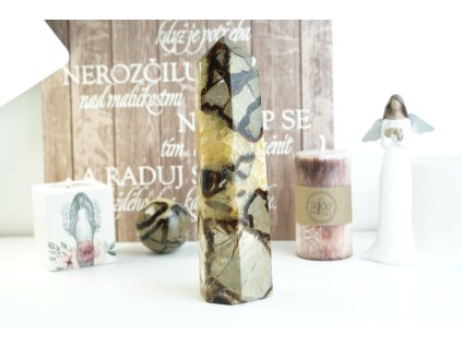 Obelisk ze Septárie - velký