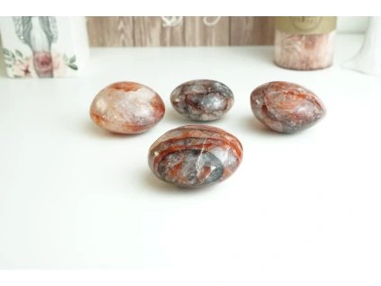 Křišťál s Hematitem