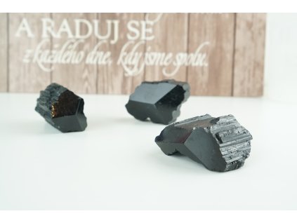 Turmalín Skoryl - krystalický