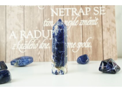 Obelisk ze Sodalitu – broušený