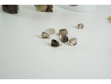 Záhněda přívěšek - kapka