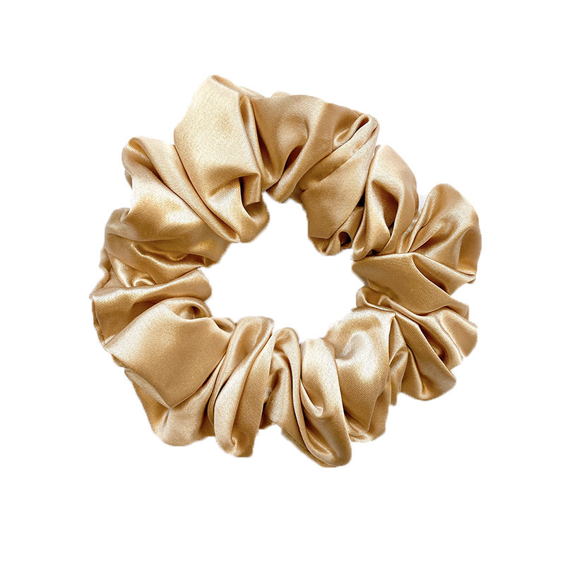 LOVESILK: kdo jsou naši klienti? Hedvábí očima inteligentní blondýny Tech Blondie