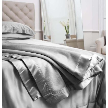 hedvábná deka šedá LOVESILK