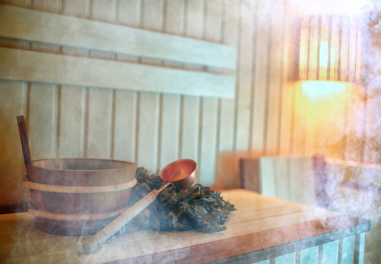 Světelná terapie v sauně: Když barvy léčí tělo i duši