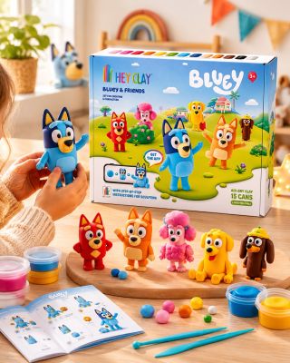 BLUEY, jak ji děti ještě neznají! Ne jen sledovat. Tentokrát ji mohou samy vytvořit. Sada Hey Clay Bluey a přátelé spojuje...