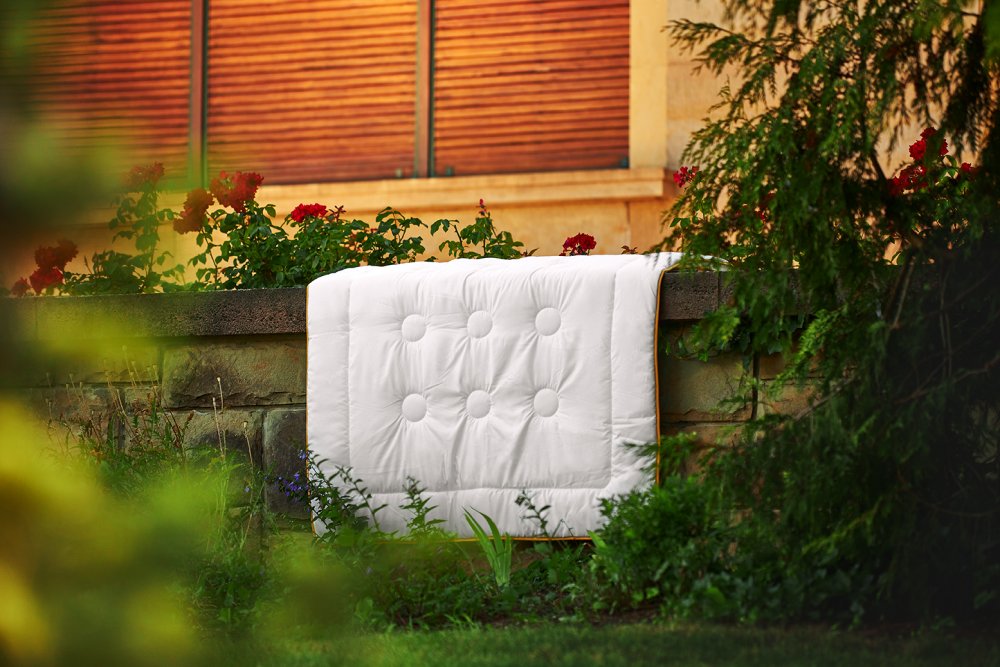 Levně Picaso manufactury Antibakteriální přikrývka Rozměr: 135 x 200 cm, CELOROČNÍ (300 g/m²), bílá lemovka