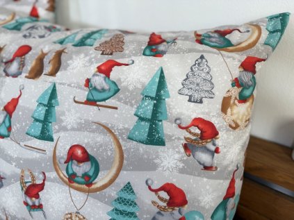 Vánoční polštář SKŘÍTCI A STROMEČKY