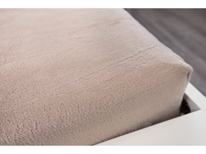 nase prosteradlo hnede