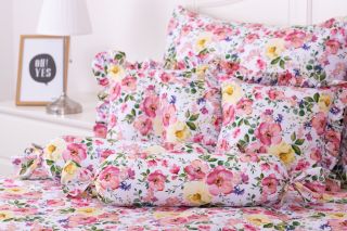 Elegantní a praktické povlečení, které spojuje krásný květinový design s vysokým komfortem a poctivým zpracováním? Ano,...