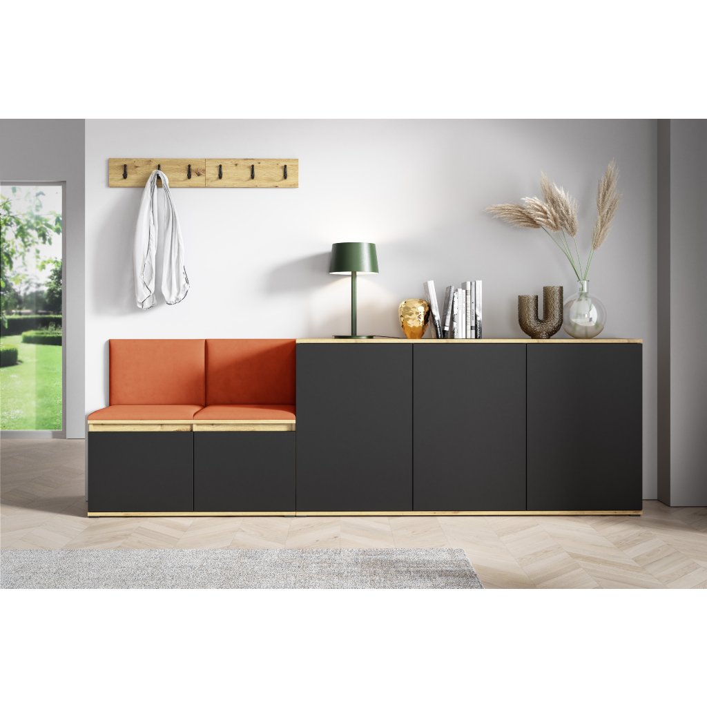 Eka Předsíňová stěna s čalouněnými panely Trinity 35 - Dub Artisan s černou / Okrová 2325