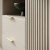 detail madlo tv stolek