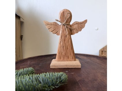 Anděl na podstavci
