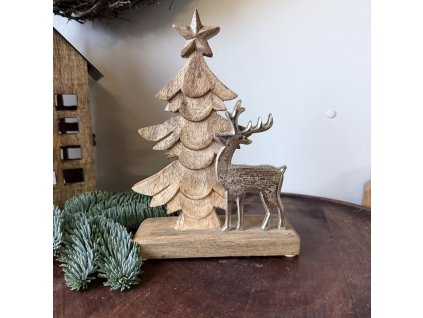 Jelen a strom na podstavci