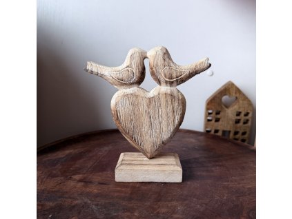 Dřevěné srdce zamilovaní ptáčci