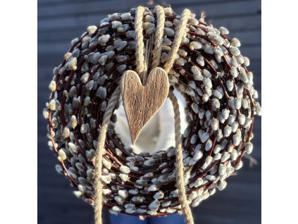 Kočičkový věnec se srdcem