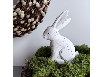 Dřevěný zajíc malý