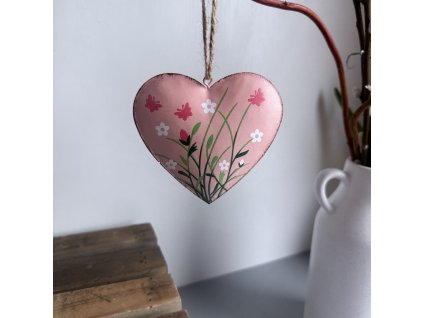 Kovové srdce květiny