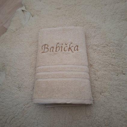 FROTĖ OSUŠKA SE JMÉNEM NA PŘÁNÍ