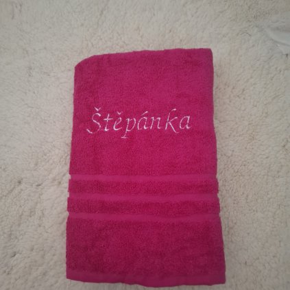 FROTĖ OSUŠKA SE JMÉNEM NA PŘÁNÍ