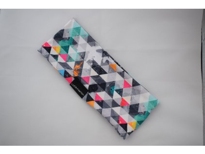 FUNKČNÍ ČELENKA ŠEDÉ TROJÚHELNÍKY