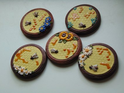 Ozdobené víčko na med