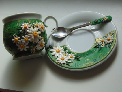 Souprava šálku s podšálkem a lžičkou