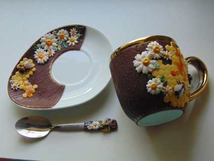 Souprava šálku s podšálkem a lžičkou